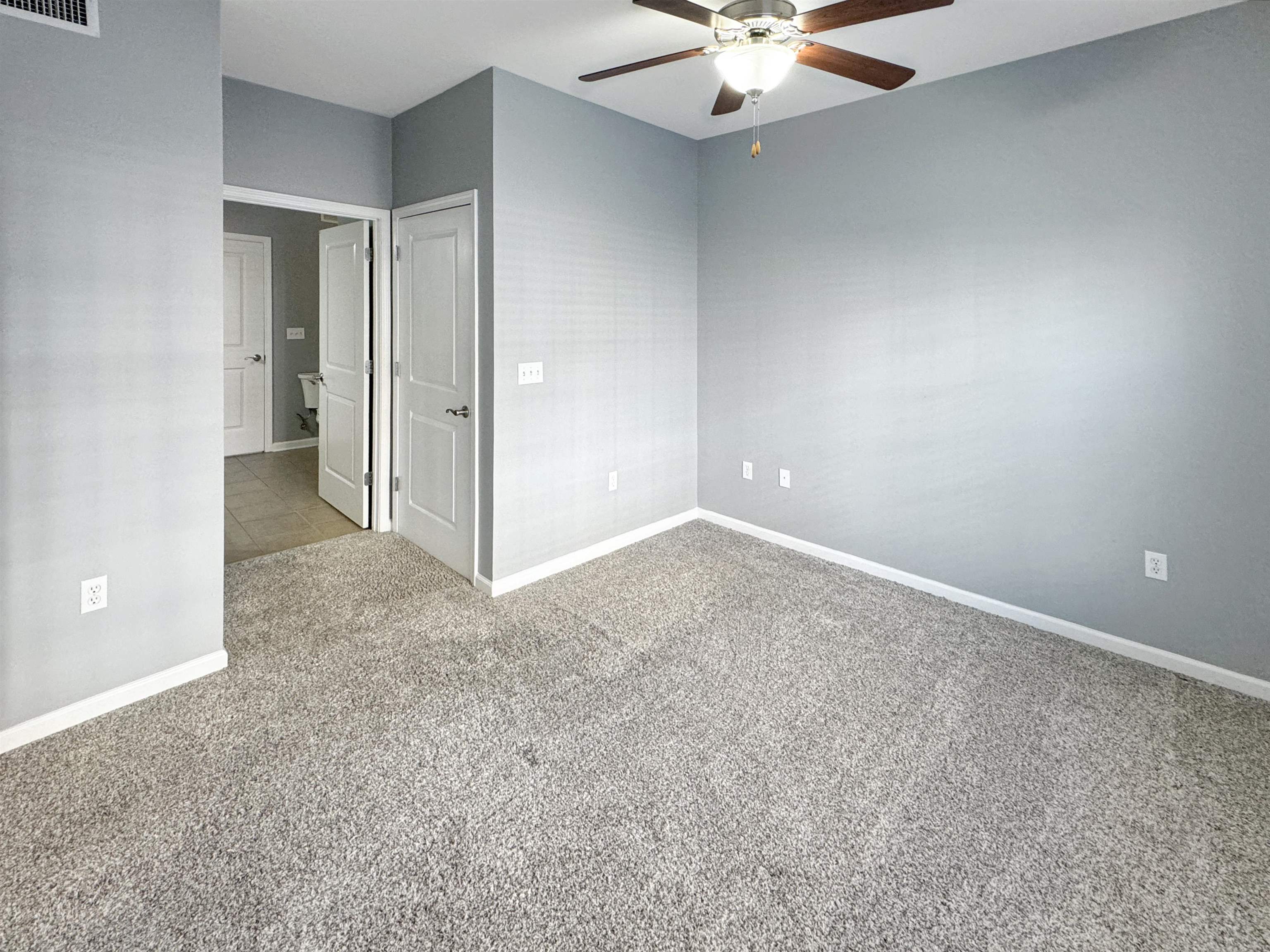 Memphis, Tennessee 38103, United States, 1 Bedroom Bedrooms, ,1 BathroomBathrooms,Residential,Active,21516