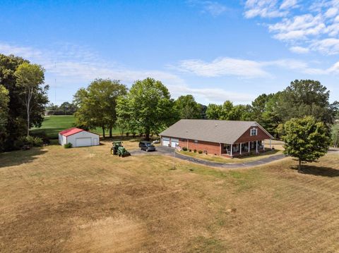 Photo of 9691 HARDIN GRAVEYARD RD, Morris Chapel, TN 38361 (MLS # 10208804)