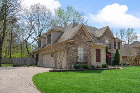 Photo of 11979 HENNING OAKS LN, Arlington, TN 38002 (MLS # 10230033)