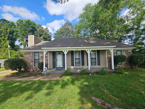 Photo of 3519 KIRBY VALLEY DR, Memphis, TN 38115 (MLS # 10222724)
