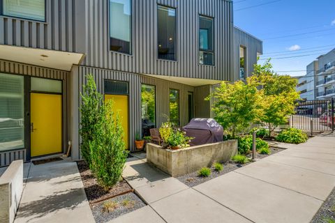 Photo of 473 FRONTLINE CV, Memphis, TN 38103 (MLS # 10212071)