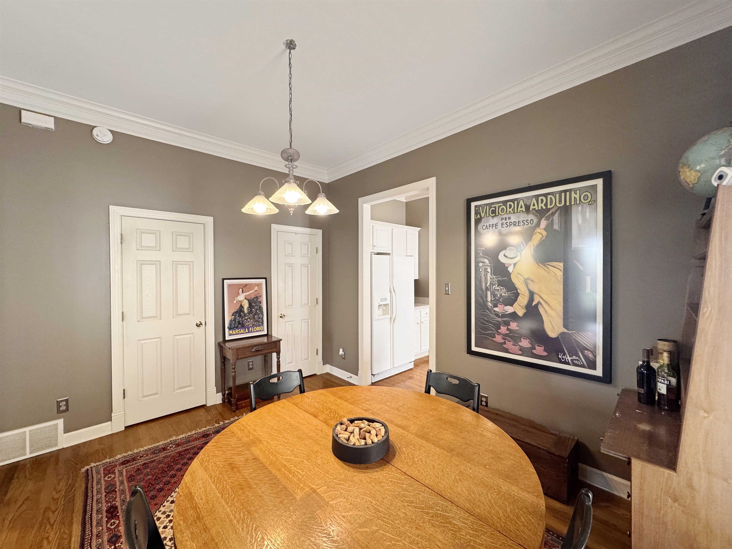 Memphis, Tennessee 38103, United States, 2 Bedrooms Bedrooms, ,3 BathroomsBathrooms,Residential,Active,111774