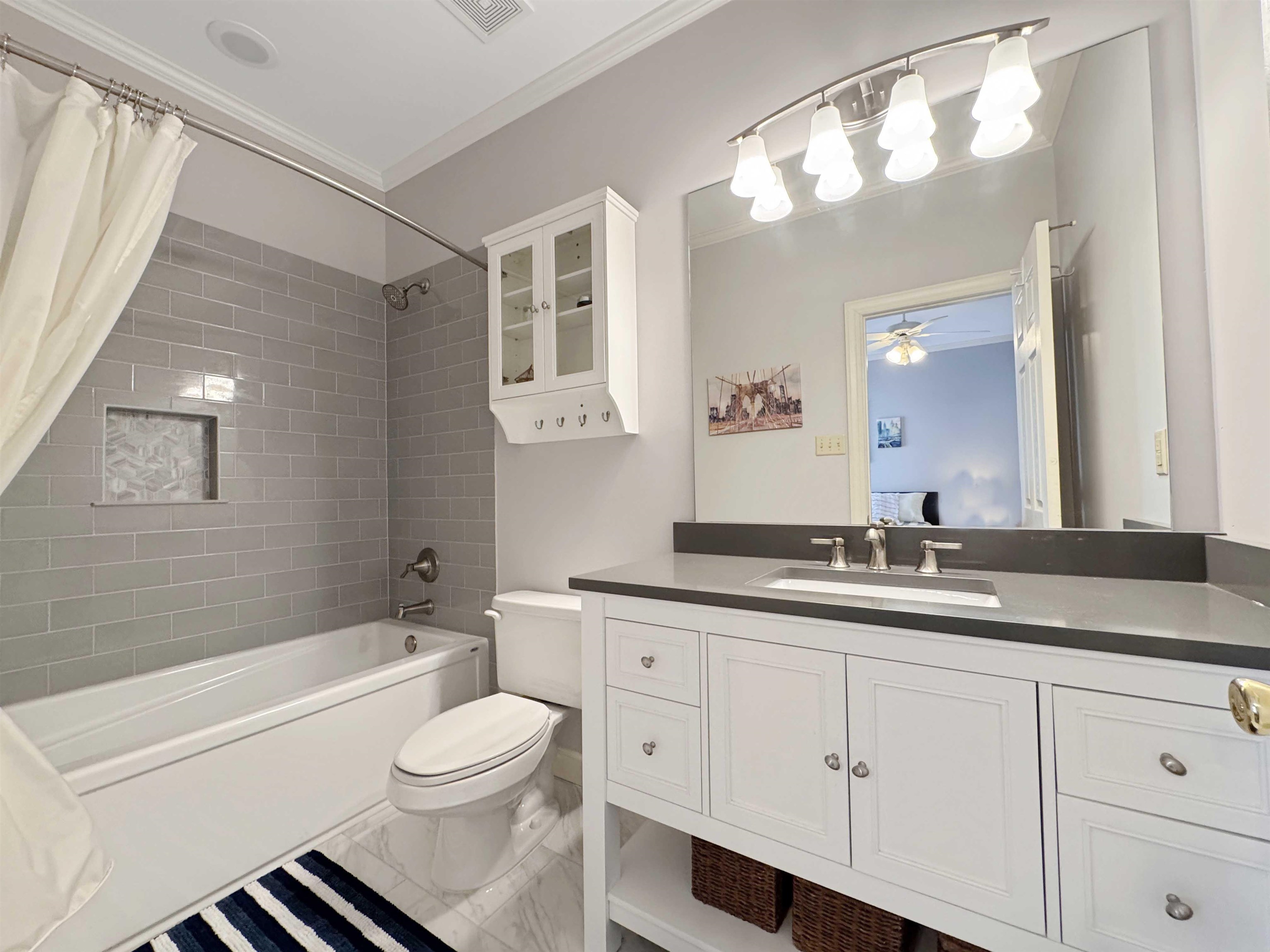 Memphis, Tennessee 38103, United States, 2 Bedrooms Bedrooms, ,3 BathroomsBathrooms,Residential,Active,111774