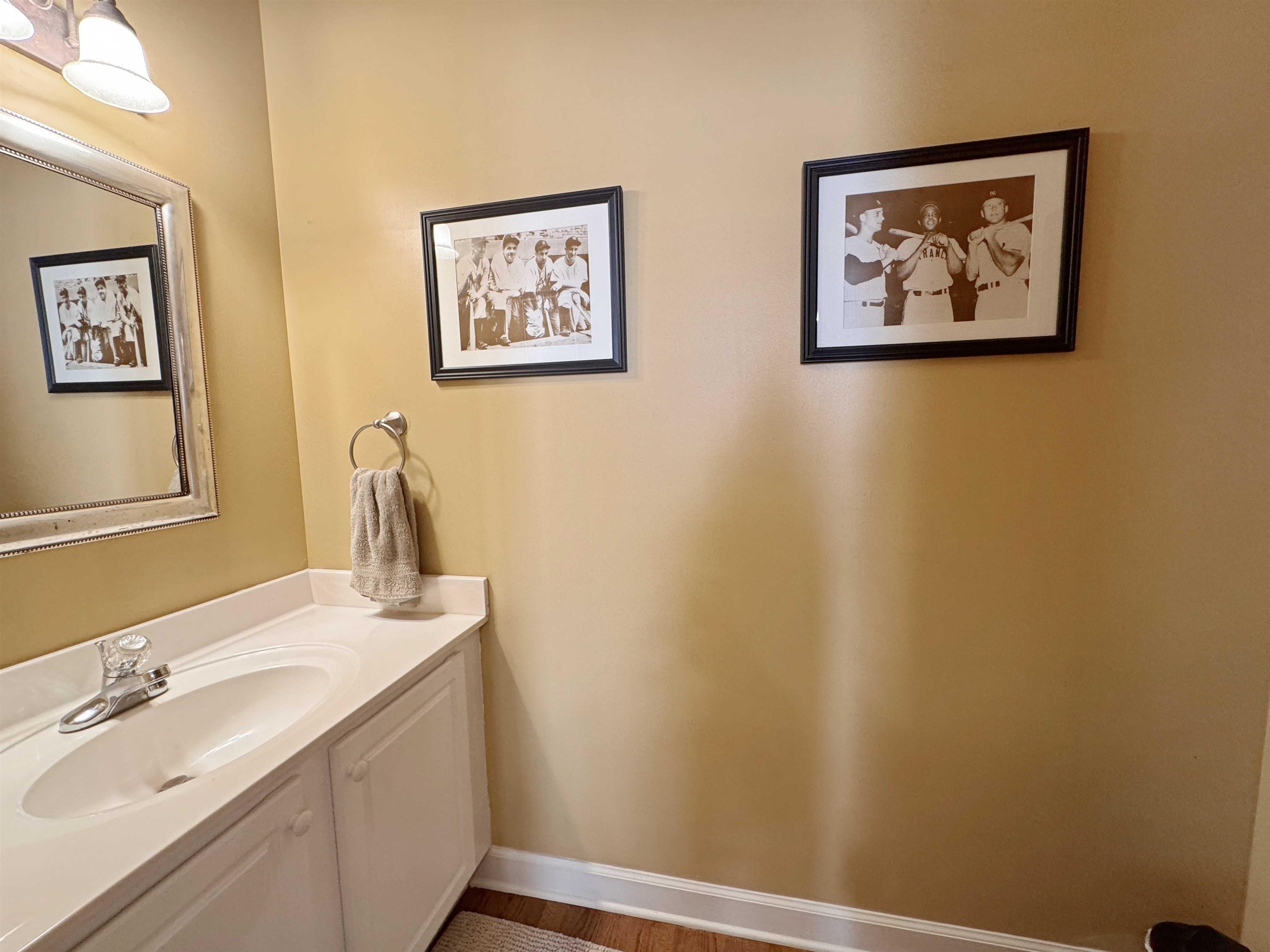 Memphis, Tennessee 38103, United States, 2 Bedrooms Bedrooms, ,3 BathroomsBathrooms,Residential,Active,111774