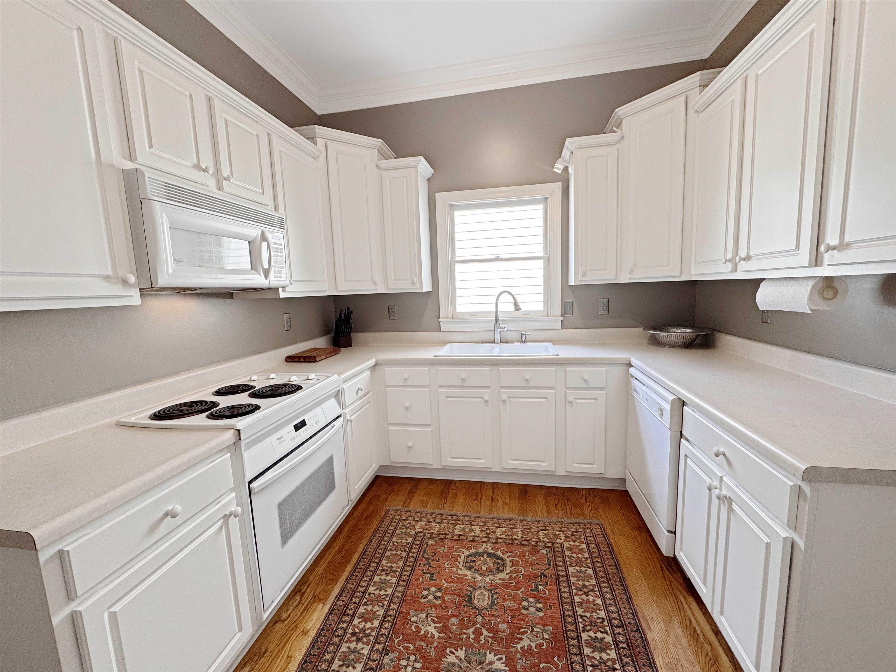 Memphis, Tennessee 38103, United States, 2 Bedrooms Bedrooms, ,3 BathroomsBathrooms,Residential,Active,111774