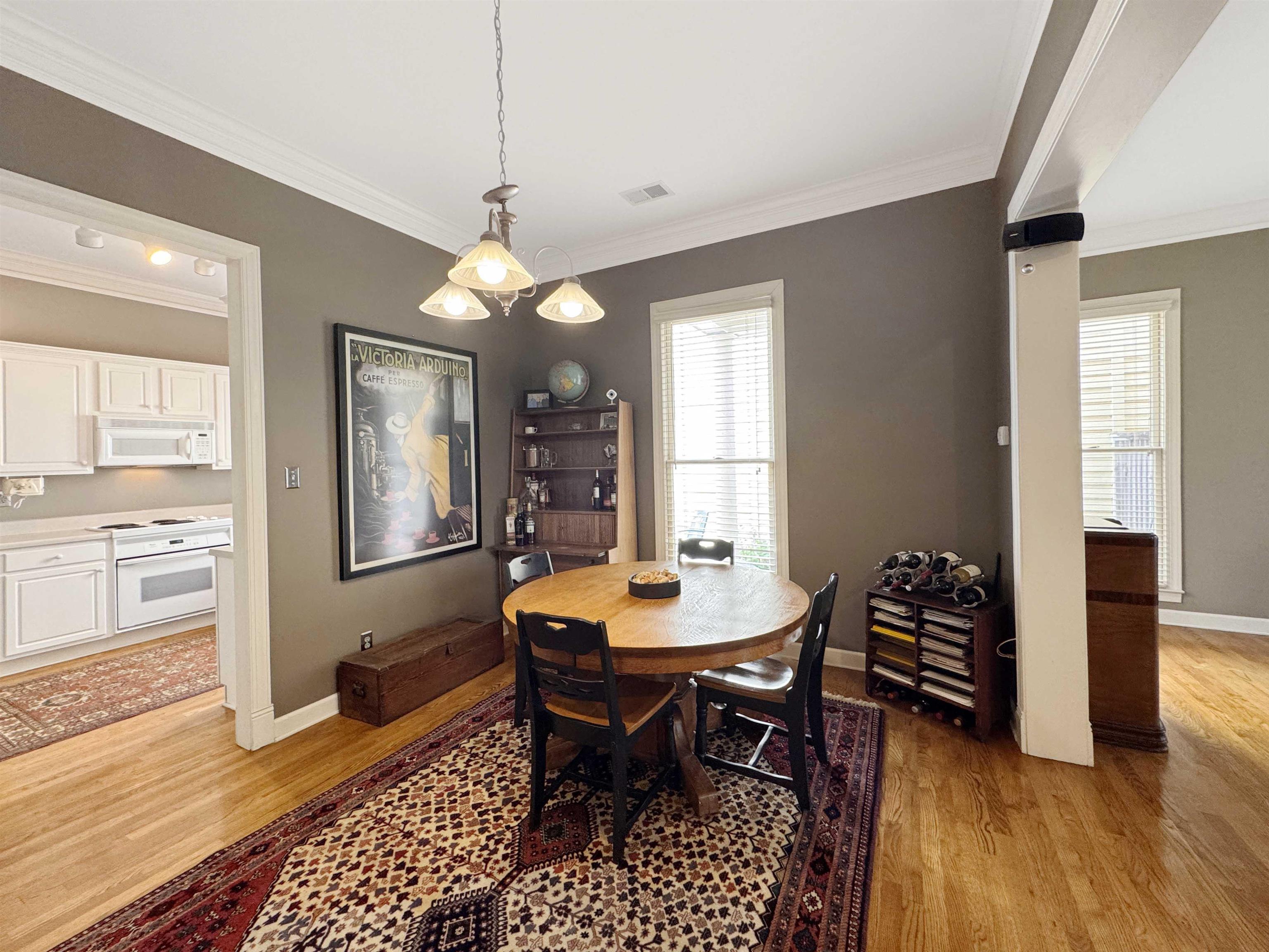 Memphis, Tennessee 38103, United States, 2 Bedrooms Bedrooms, ,3 BathroomsBathrooms,Residential,Active,111774