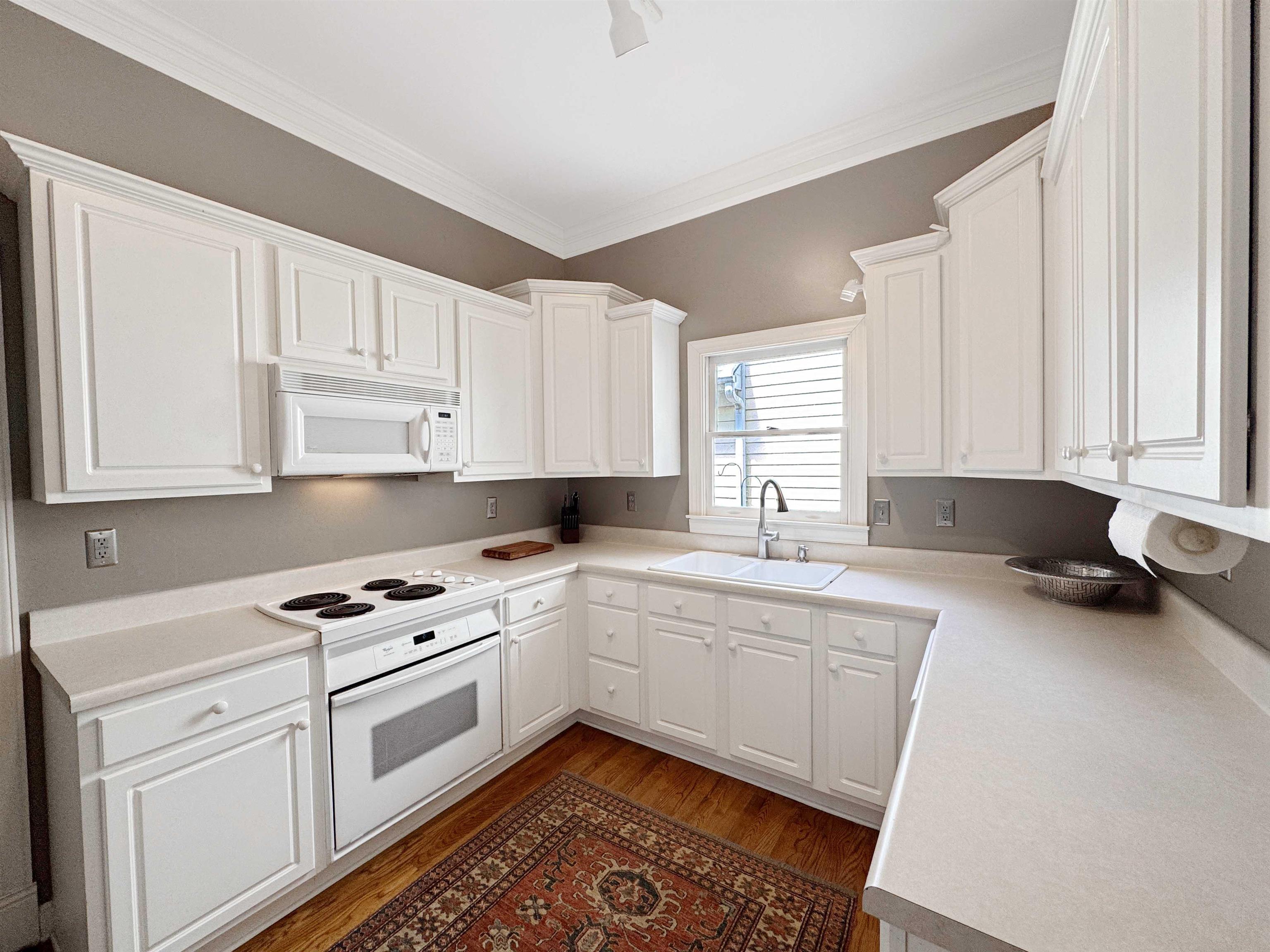 Memphis, Tennessee 38103, United States, 2 Bedrooms Bedrooms, ,3 BathroomsBathrooms,Residential,Active,111774