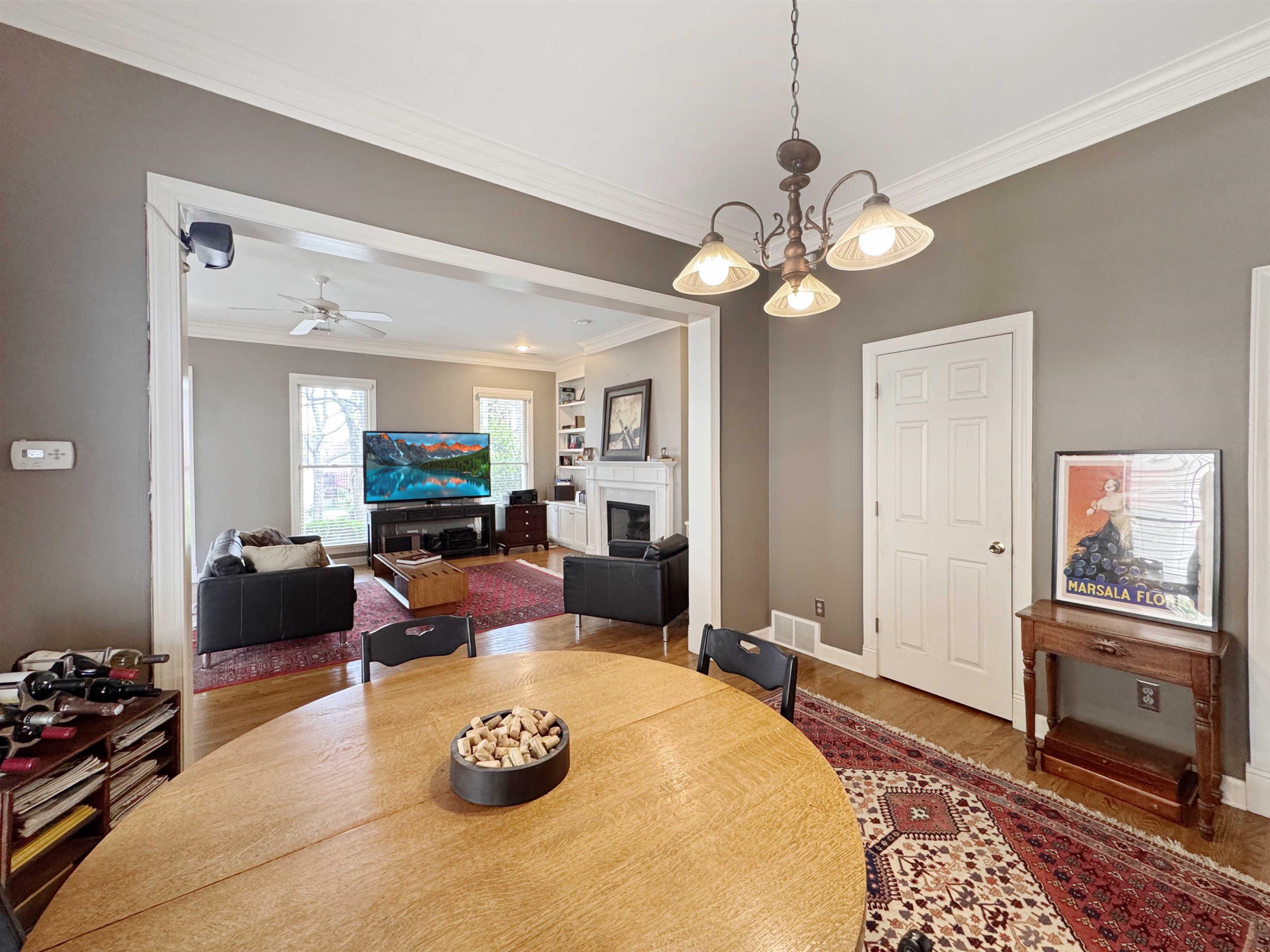 Memphis, Tennessee 38103, United States, 2 Bedrooms Bedrooms, ,3 BathroomsBathrooms,Residential,Active,111774