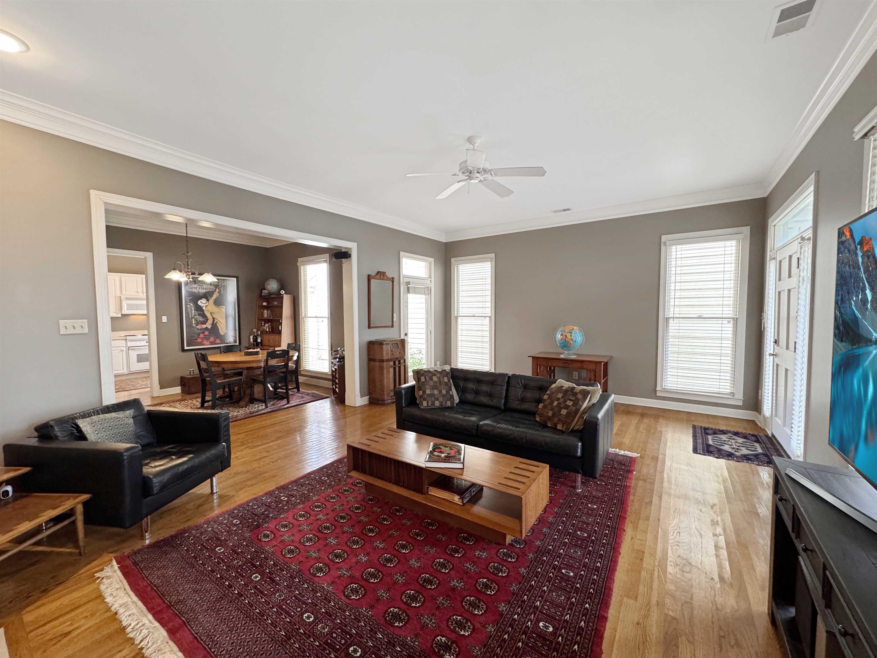 Memphis, Tennessee 38103, United States, 2 Bedrooms Bedrooms, ,3 BathroomsBathrooms,Residential,Active,111774