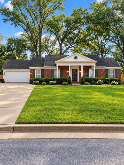 Photo of 3141 GLEN ECHO DR, Memphis, TN 38115 (MLS # 10230752)