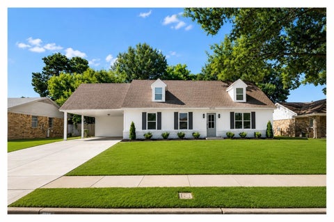 Photo of 5715 BARTLETT WOODS DR, Bartlett, TN 38134 (MLS # 10231667)