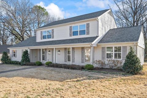 Photo of 1676 MILLER FARMS RD, Germantown, TN 38138 (MLS # 10215206)