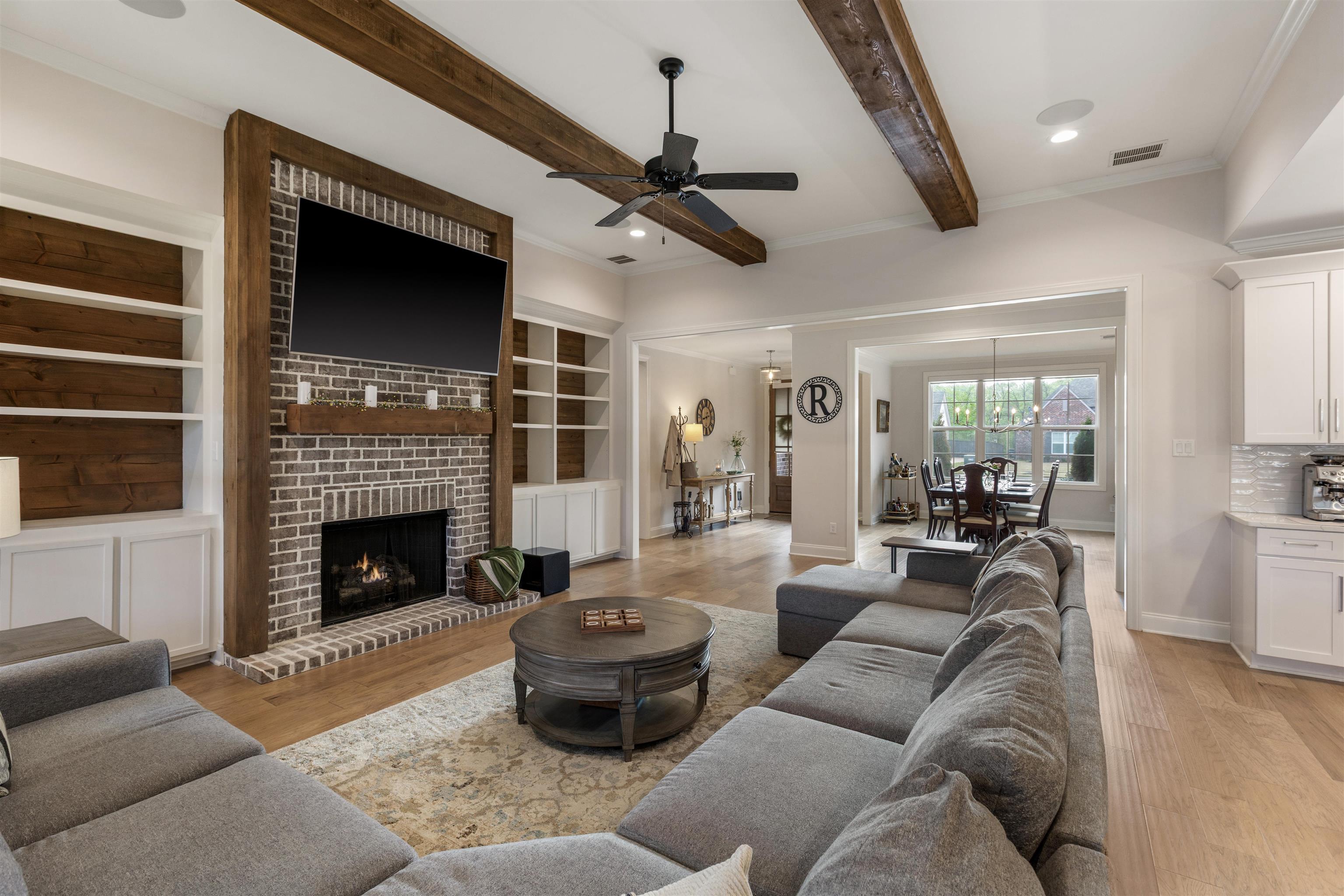 4921 MAPLE WALK DR