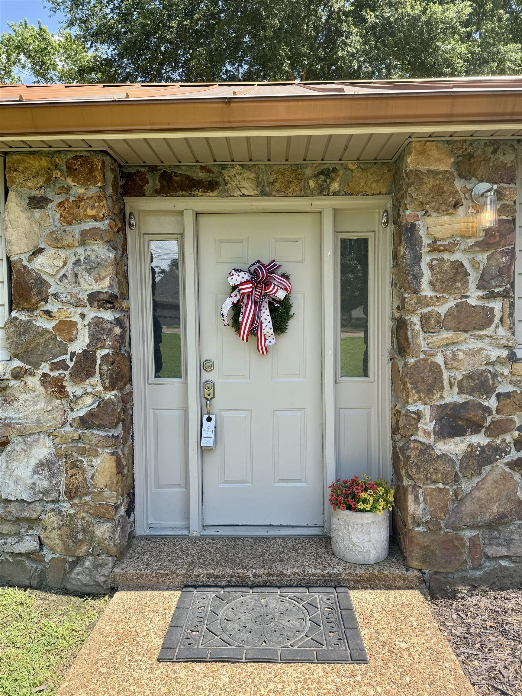 Collierville, Tennessee 38017, United States, 3 Bedrooms Bedrooms, ,2 BathroomsBathrooms,Residential,Active,88708