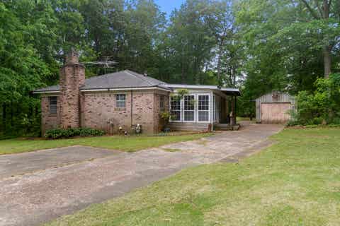 Photo of 1170 MCFADDEN DR, Oakland, TN 38060 (MLS # 10220430)