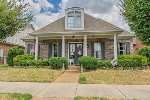 Photo of 340 DOGWOOD VALLEY DR, Collierville, TN 38017 (MLS # 10217872)