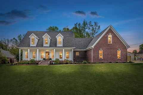 Photo of 432 TIPTON LAKE CIR W, Millington, TN 38053 (MLS # 10219393)
