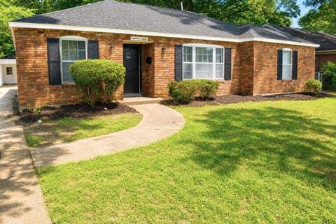 Photo of 1880 CORNELIA LN, Memphis, TN 38117 (MLS # 10227218)