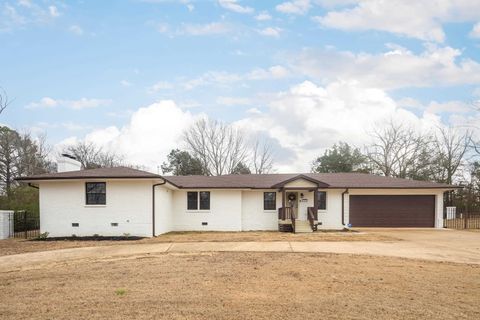 Photo of 11560 S MAIN ST, Somerville, TN 38068 (MLS # 10212529)