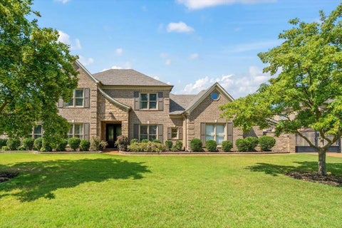 Photo of 600 RIDGE PEAKS DR, Collierville, TN 38017 (MLS # 10225541)