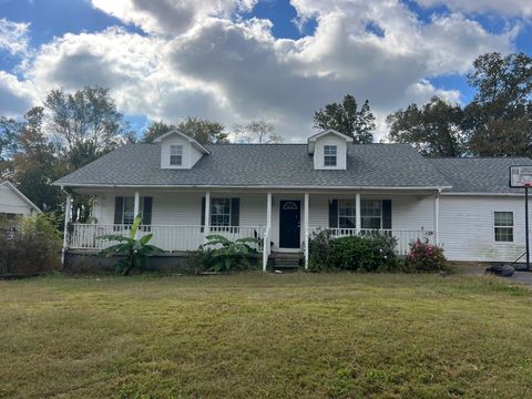 Photo of 205 PAULINE DR, Adamsville, TN 38310 (MLS # 10209054)