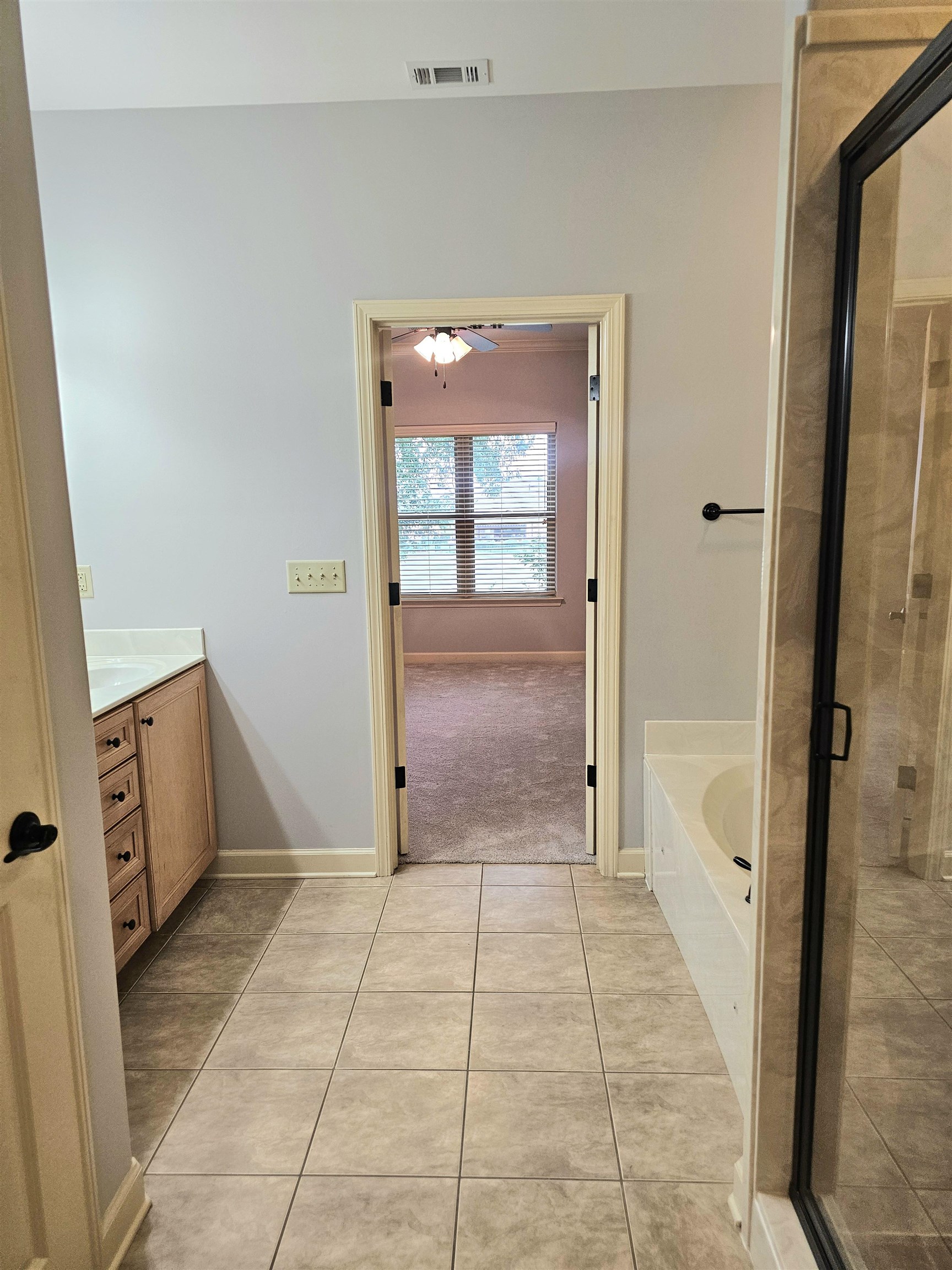 Oakland, Tennessee 38060, United States, 3 Bedrooms Bedrooms, ,2 BathroomsBathrooms,Residential,Active,32513