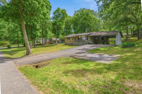 Photo of 472 OAKVILLE CIR, Parsons, TN 38363 (MLS # 10221481)