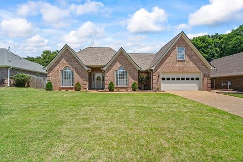 Photo of 250 LAKEWOOD DR, Oakland, TN 38060 (MLS # 10222207)