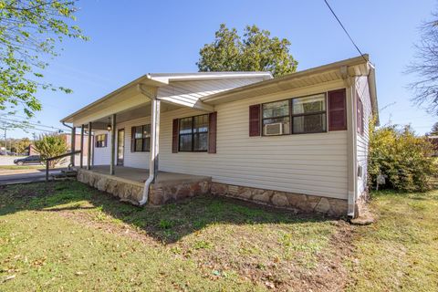 Photo of 701 JAMES K POLK ST, Clifton, TN 38425 (MLS # 10208342)