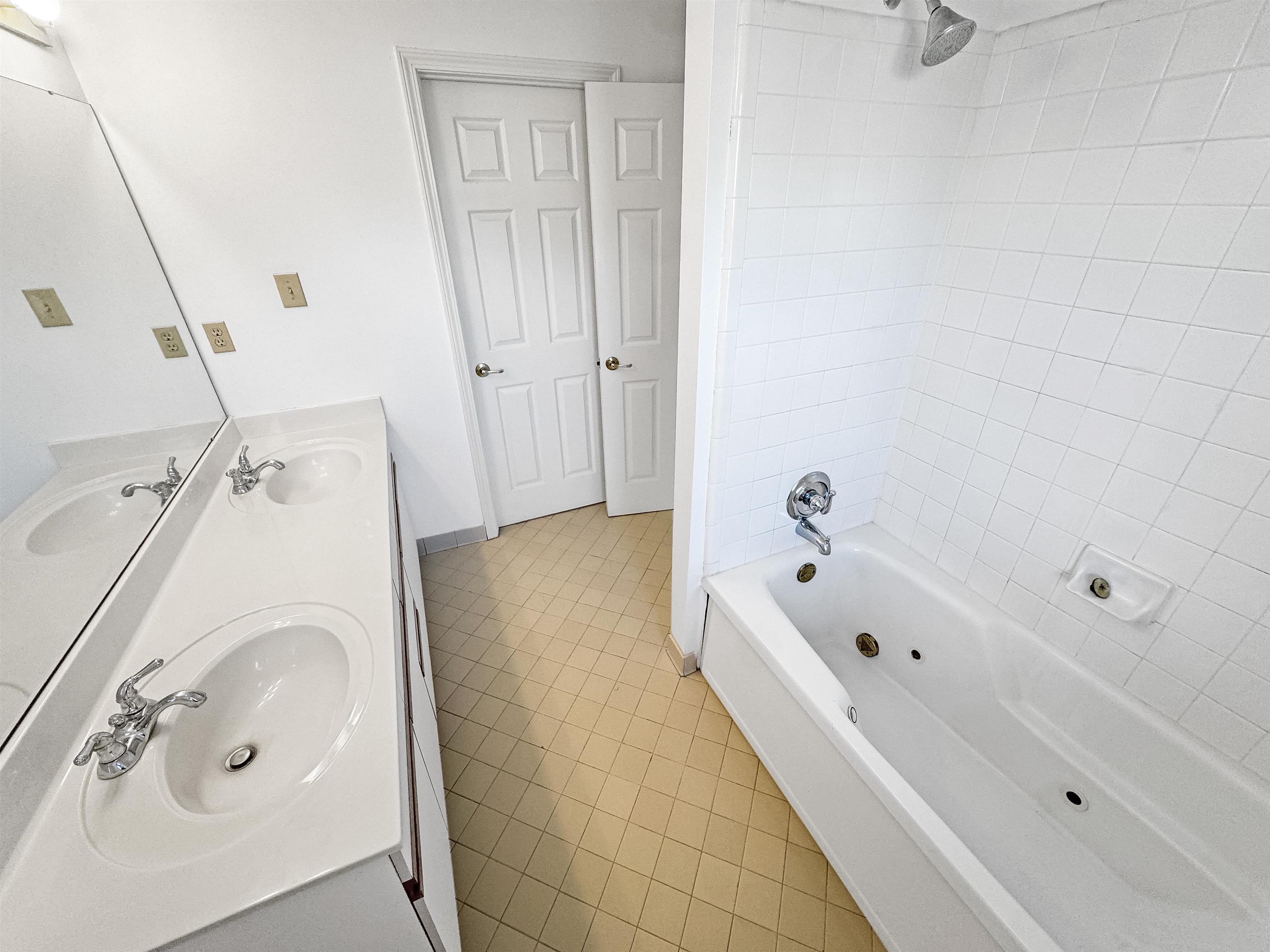 Memphis, Tennessee 38018, United States, 2 Bedrooms Bedrooms, ,2 BathroomsBathrooms,Residential,Active,36958