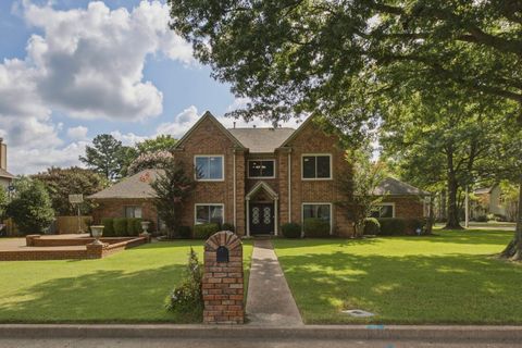 Photo of 9533 DOGWOOD ESTATES DR, Germantown, TN 38139 (MLS # 10225682)