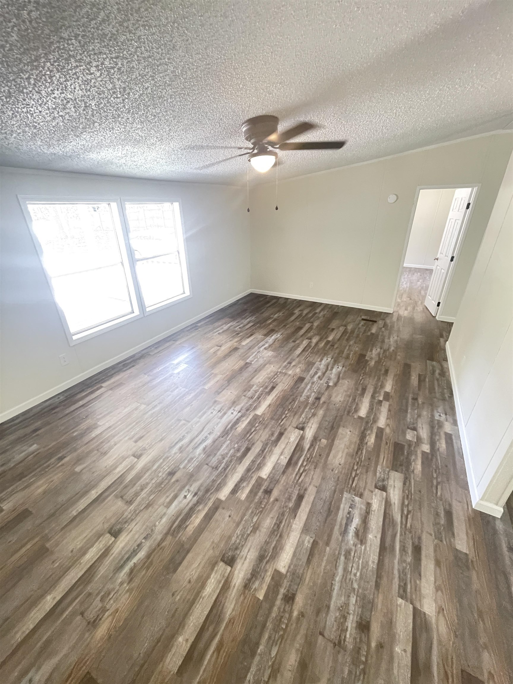 Photo 4 of 17 of 125 PINETREE RD house