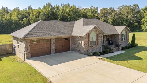 Photo of 705 TWELVE OAKS DR, Adamsville, TN 38310 (MLS # 10204256)