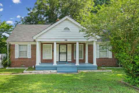 Photo of 2144 VOLLINTINE AVE, Memphis, TN 38108 (MLS # 10226727)