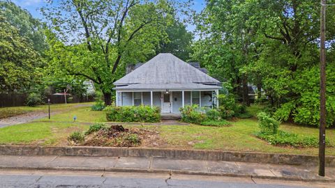 Photo of 790 COLONIAL RD, Memphis, TN 38117 (MLS # 10220894)