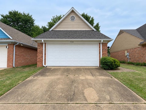 Photo of 7586 IRIS DR, Southaven, MS 38671 (MLS # 10218449)
