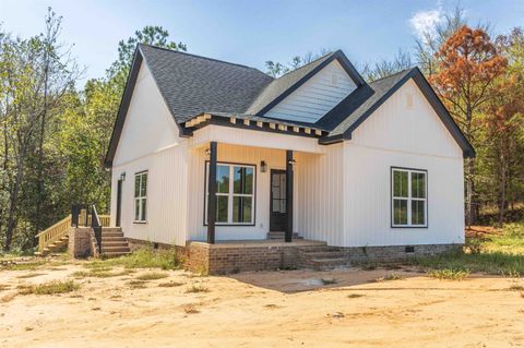 Photo of 775 AIRPORT RD, Selmer, TN 38375 (MLS # 10206930)