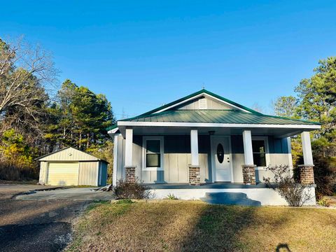 Photo of 1135 W CHERRY AVE, Selmer, TN 38375 (MLS # 10212797)