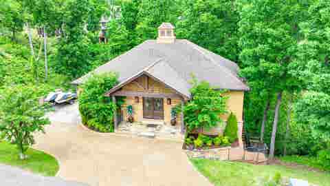 Photo of 65 BOULDER RIDGE RD, Savannah, TN 38372 (MLS # 10219610)