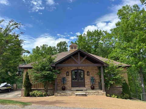Photo of 65 BOULDER RIDGE RD, Savannah, TN 38372 (MLS # 10219610)