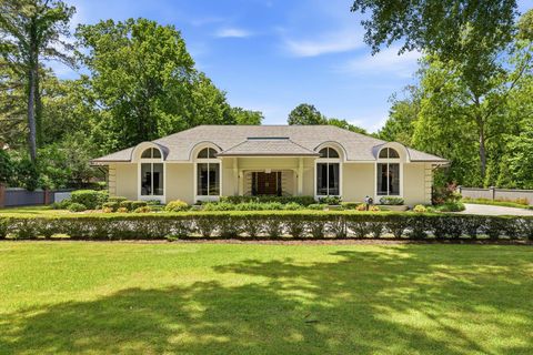Photo of 425 SWEETBRIER RD, Memphis, TN 38120 (MLS # 10222210)