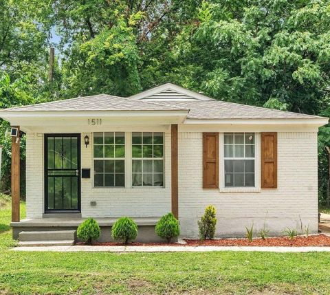 Photo of 1511 MCMILLAN ST, Memphis, TN 38106 (MLS # 10222815)