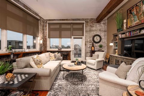 Photo of 435 S FRONT ST 303 #303, Memphis, TN 38103 (MLS # 10209153)