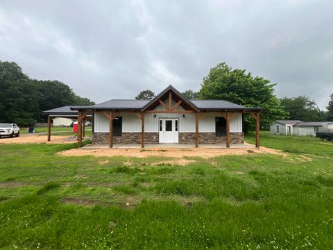 Photo of 82 MASSEY ST, Adamsville, TN 38310 (MLS # 10196968)