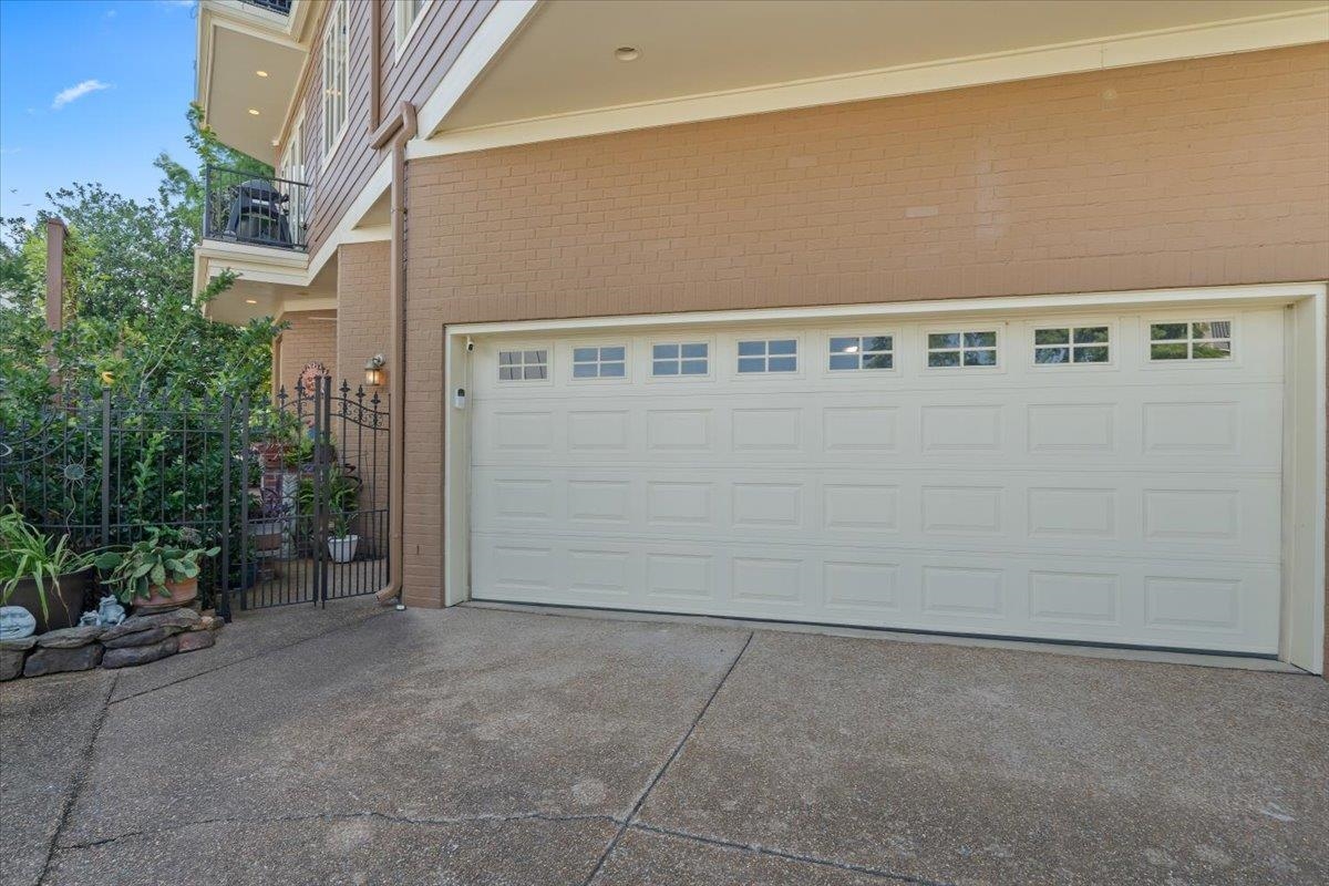 Memphis, Tennessee 38103, United States, 4 Bedrooms Bedrooms, ,5 BathroomsBathrooms,Residential,Active,174586