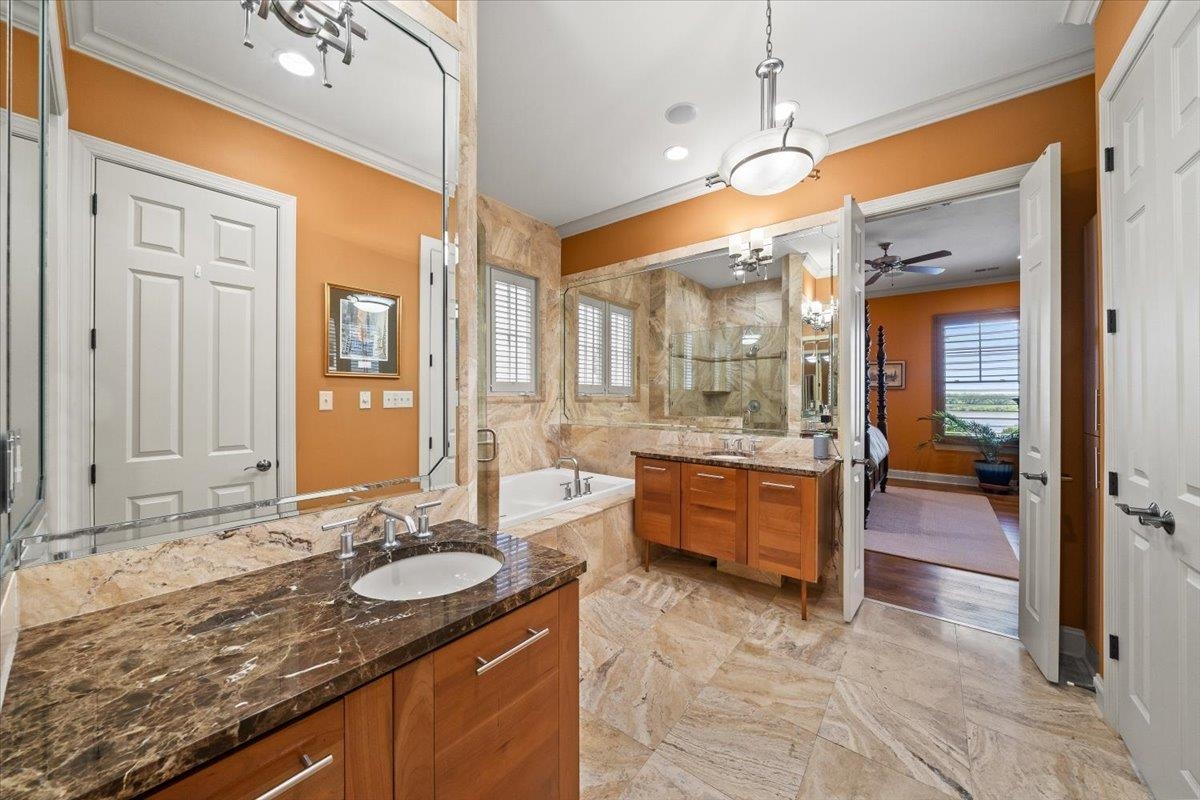 Memphis, Tennessee 38103, United States, 4 Bedrooms Bedrooms, ,5 BathroomsBathrooms,Residential,Active,174586