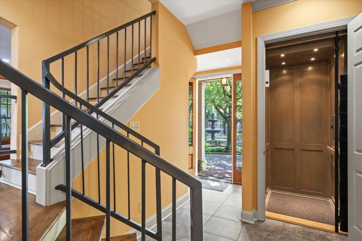 Memphis, Tennessee 38103, United States, 4 Bedrooms Bedrooms, ,5 BathroomsBathrooms,Residential,Active,174586