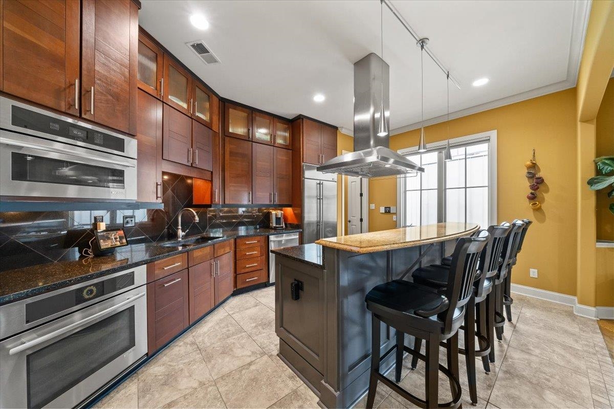 Memphis, Tennessee 38103, United States, 4 Bedrooms Bedrooms, ,5 BathroomsBathrooms,Residential,Active,174586