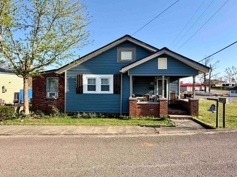 Photo of 477 PEACH ST, Selmer, TN 38375 (MLS # 10218151)