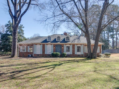 Photo of 506 PETERSON LAKE RD, Collierville, TN 38017 (MLS # 10233305)